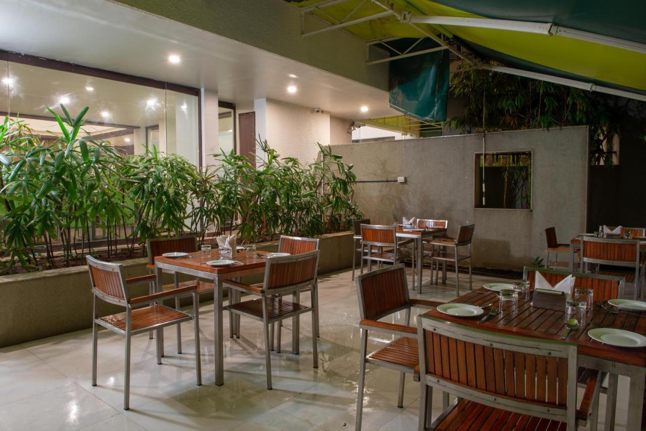 Monarch Montvert Pune Exterior foto
