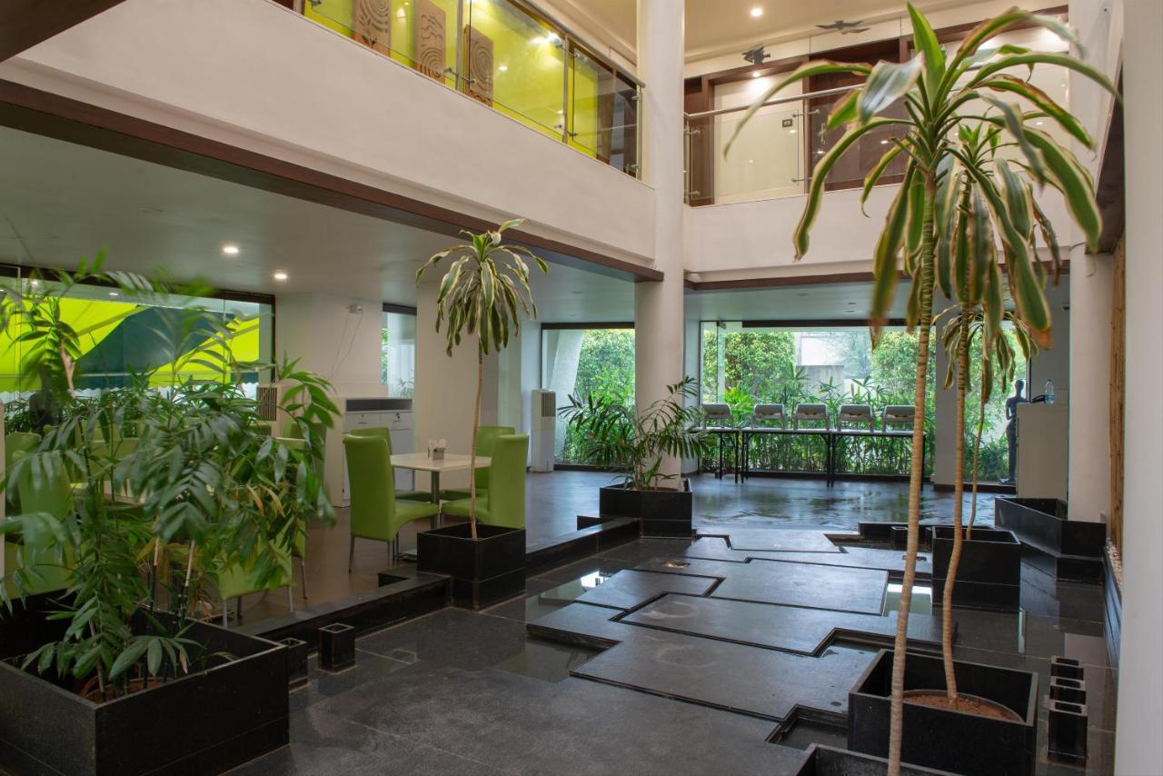 Monarch Montvert Pune Exterior foto