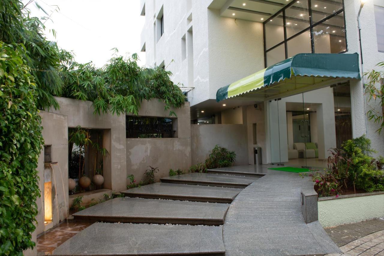 Monarch Montvert Pune Exterior foto