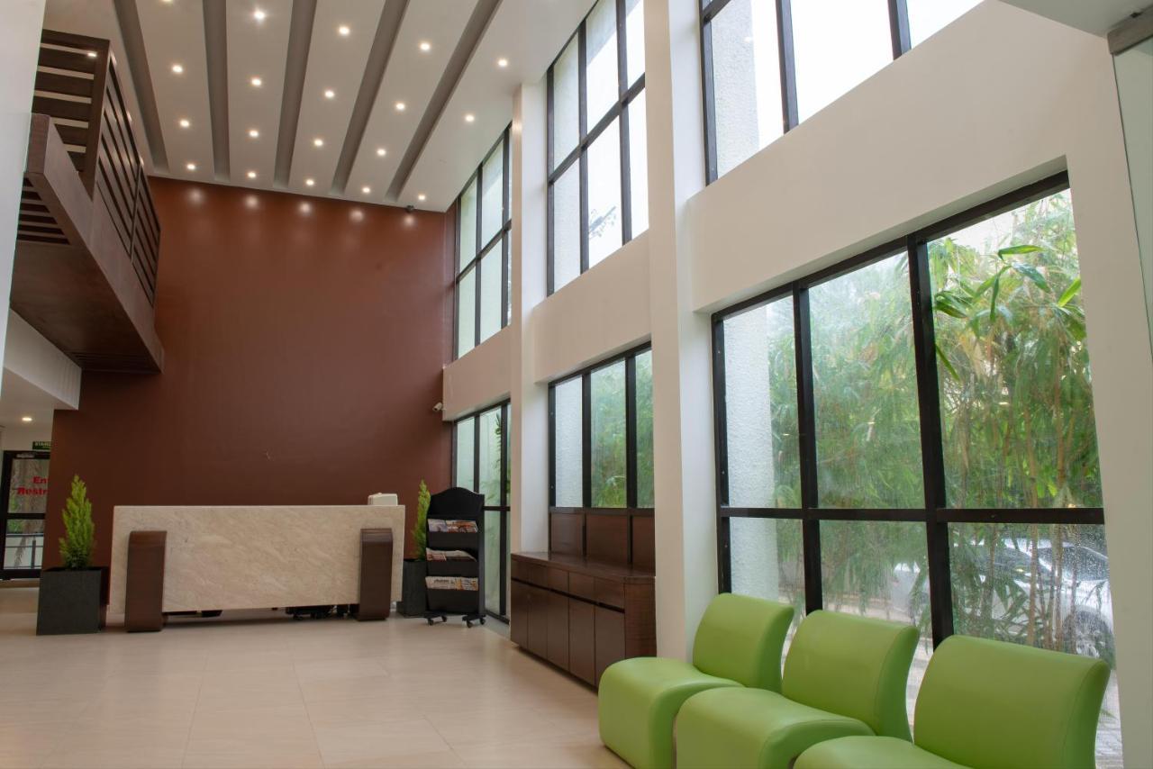 Monarch Montvert Pune Exterior foto