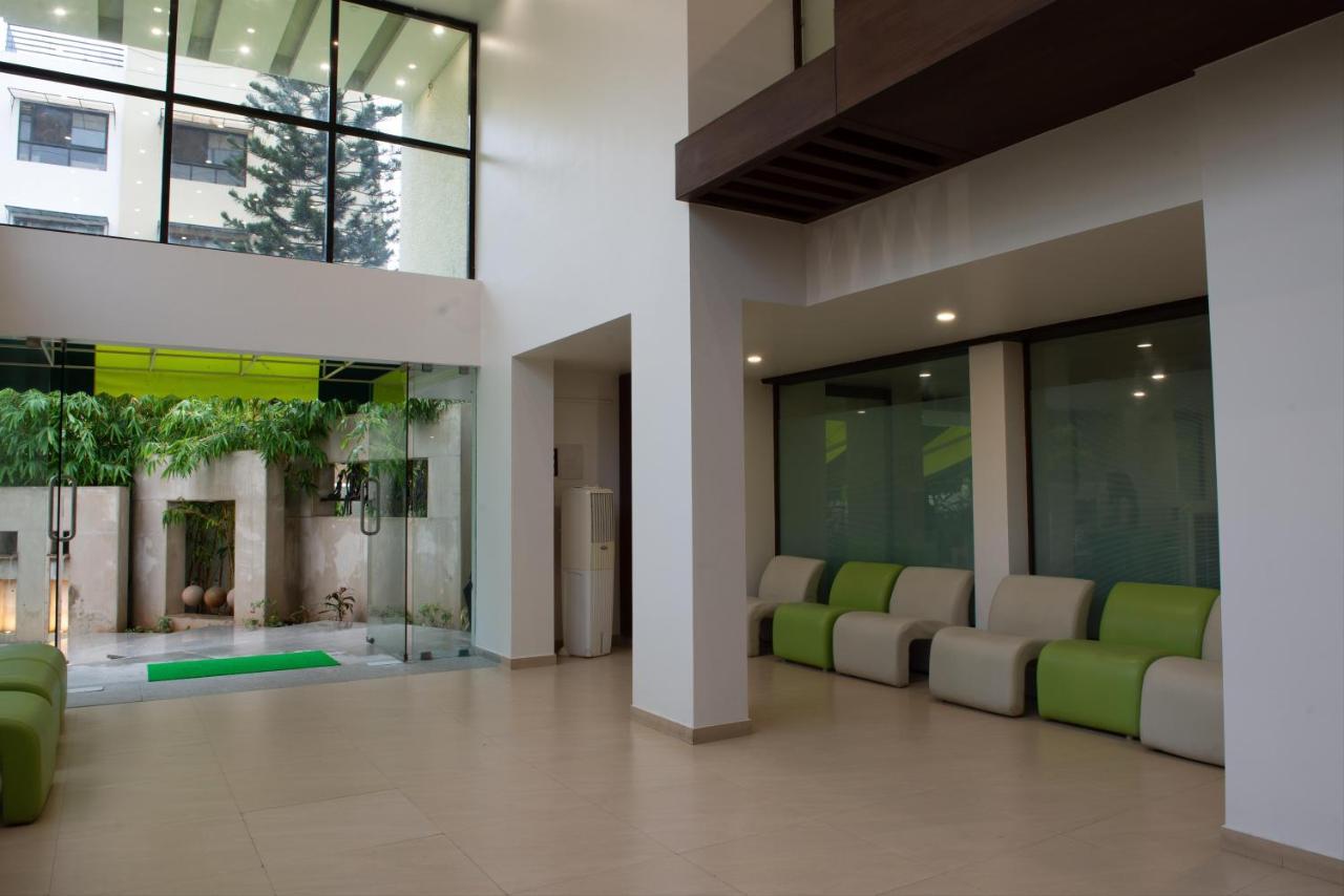 Monarch Montvert Pune Exterior foto